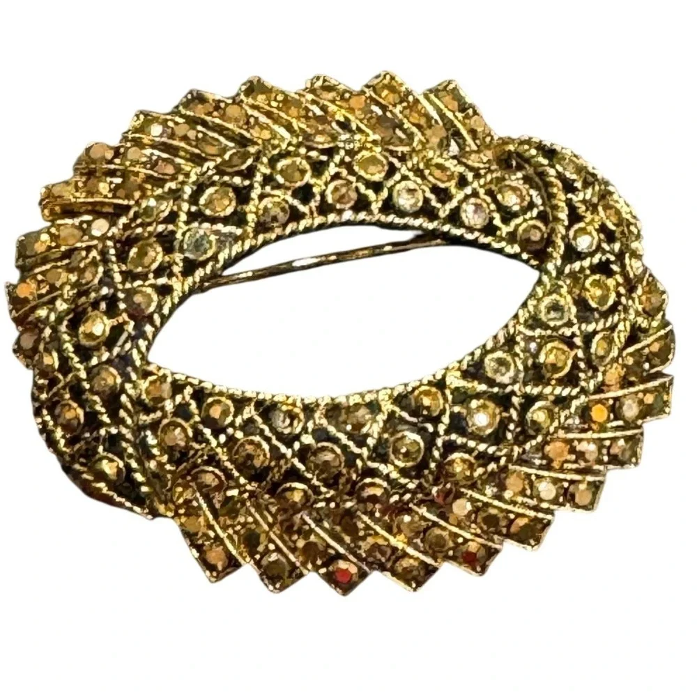 Hollycraft Vintage Gold Tone Amber Rhinestone Oval Wreath Brooch Pin Mid Century